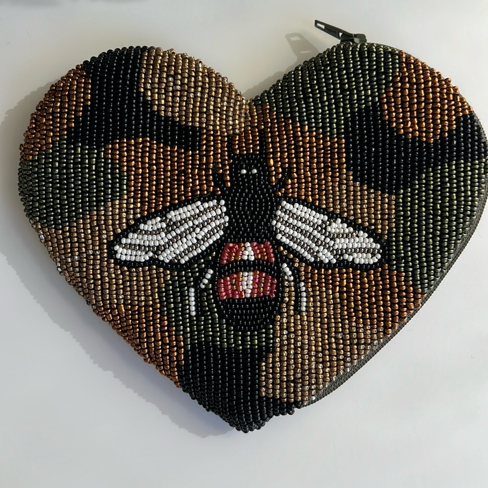 NWOT Tiana Camo Bee Heart Coin Purse